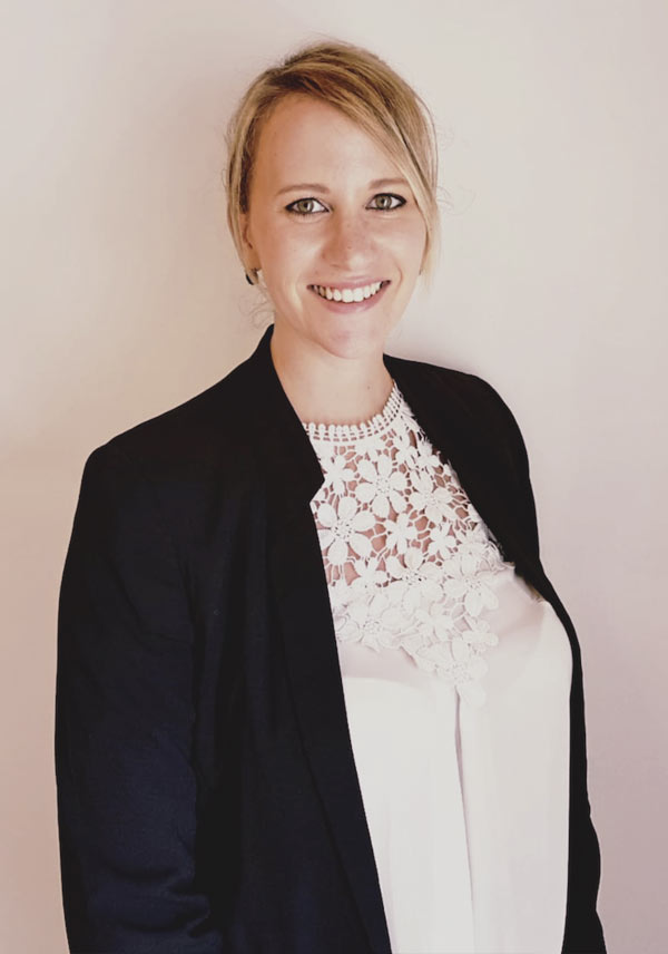 Mme Adrianne VILDY